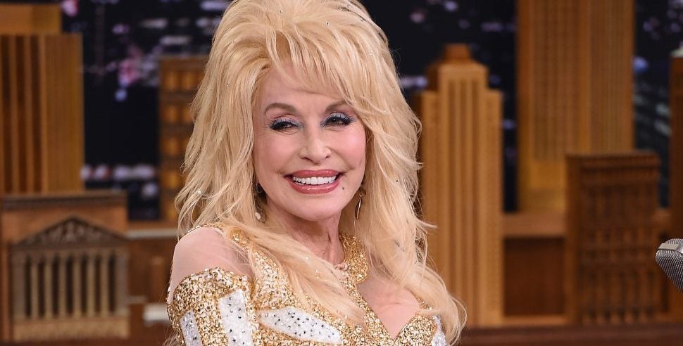 Dolly Parton Shows Her Natural Hair In A Rare Photo